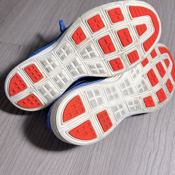 Women’s lightweight Nike running sneakers, Sz 6 - Picture 6 of 9